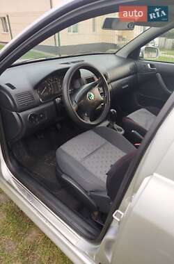 Лифтбек Skoda Octavia 2004 в 