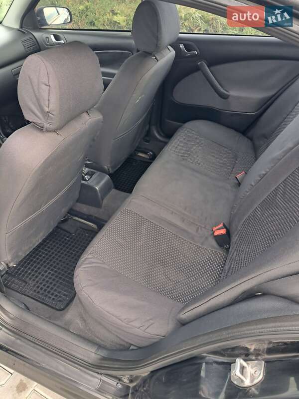 Лифтбек Skoda Octavia 2003 в Ивано-Франковске