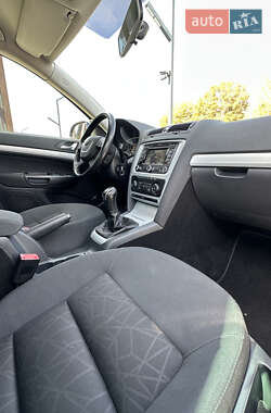 Універсал Skoda Octavia 2011 в  фото 28 Універсал Skoda Octavia 2011 в
