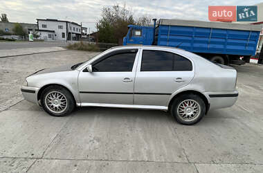 Лифтбек Skoda Octavia 2004 в 