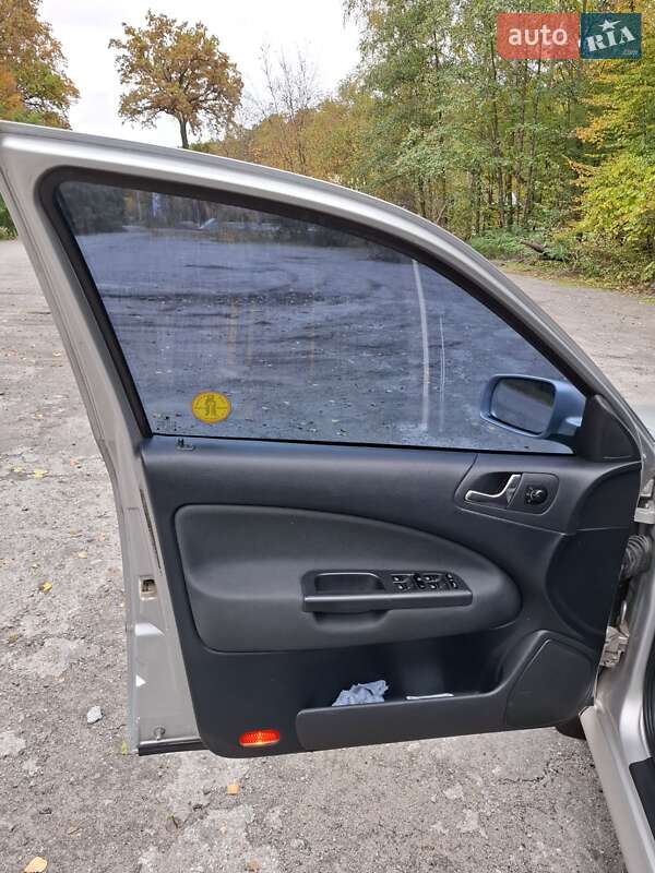 Ліфтбек Skoda Octavia 2002 в Вінниці фото 5 Ліфтбек Skoda Octavia 2002 в Вінниці