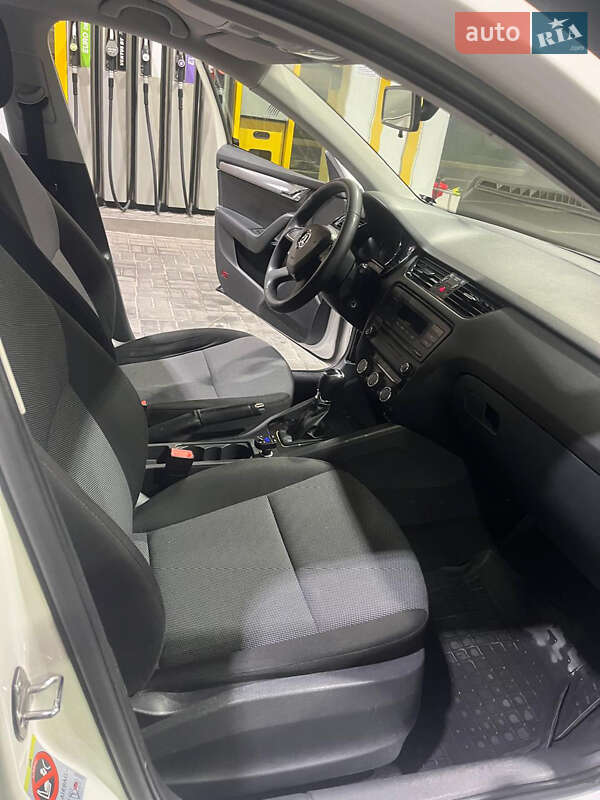 Універсал Skoda Octavia 2014 в Києві фото 10 Універсал Skoda Octavia 2014 в Києві