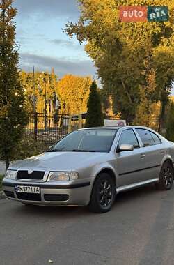 Лифтбек Skoda Octavia 2001 в 