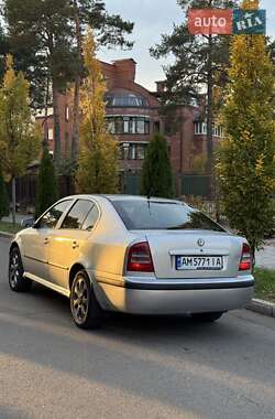 Лифтбек Skoda Octavia 2001 в 