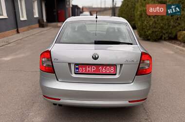 Лифтбек Skoda Octavia 2010 в 