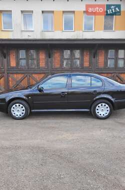 Лифтбек Skoda Octavia 2009 в 