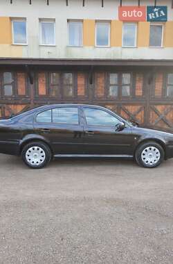 Лифтбек Skoda Octavia 2009 в 