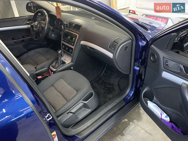 Лифтбек Skoda Octavia 2010 в Львове