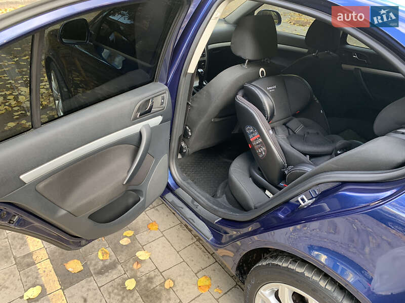 Лифтбек Skoda Octavia 2010 в Львове