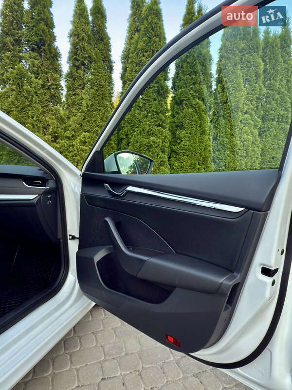 Лифтбек Skoda Octavia 2021 в Трускавце