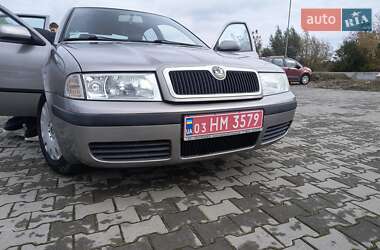 Лифтбек Skoda Octavia 2009 в 