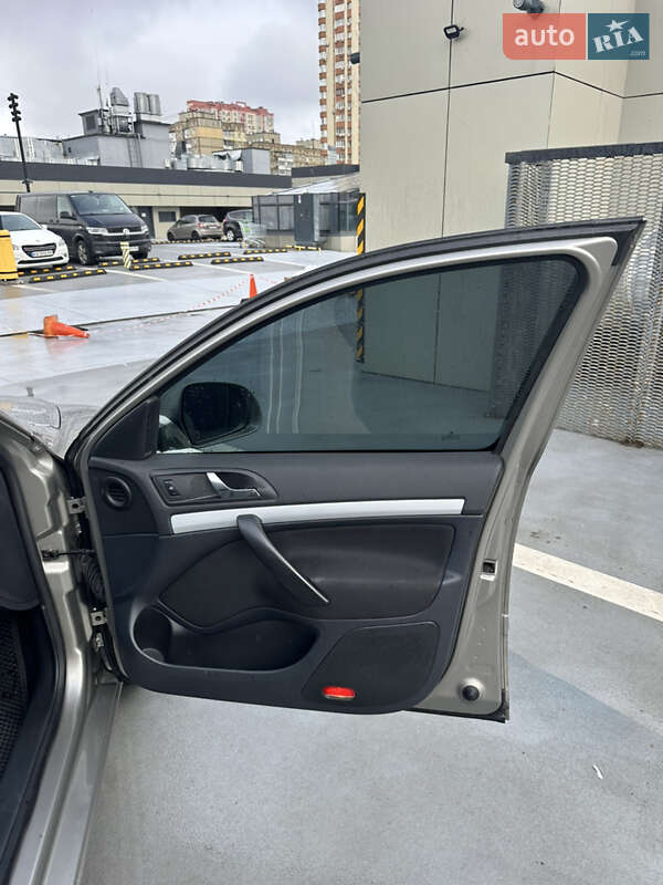 Лифтбек Skoda Octavia 2010 в Киеве