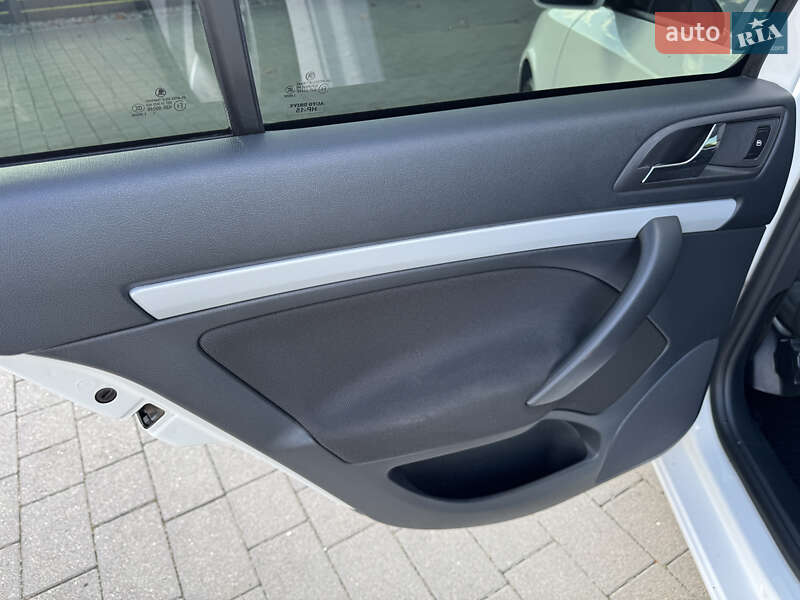 Лифтбек Skoda Octavia 2011 в Мукачево фото 40 Лифтбек Skoda Octavia 2011 в Мукачево