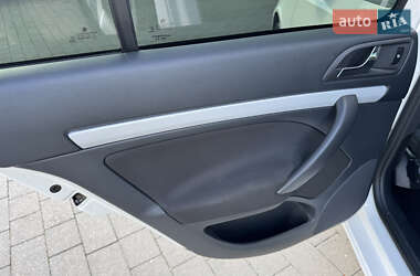 Ліфтбек Skoda Octavia 2011 в  фото 40 Ліфтбек Skoda Octavia 2011 в