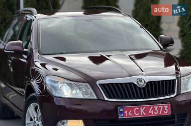 Универсал Skoda Octavia 2011 в Надворной