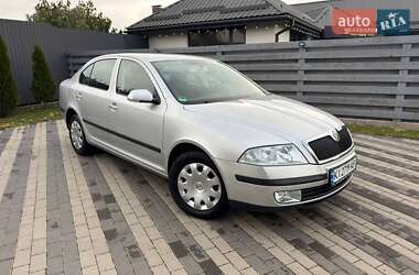 Лифтбек Skoda Octavia 2004 в Ревном