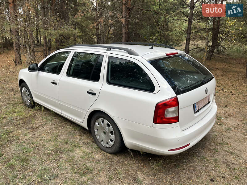Універсал Skoda Octavia 2010 в Дніпрі