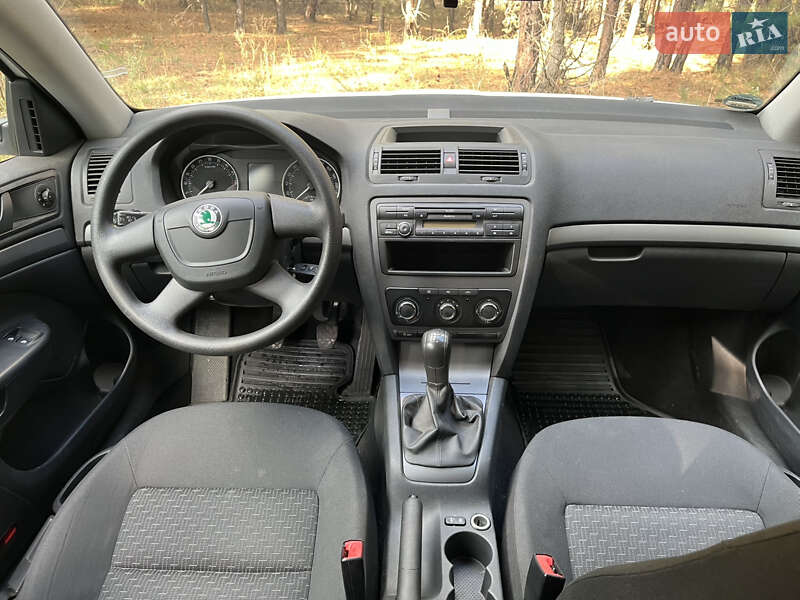 Універсал Skoda Octavia 2010 в Дніпрі