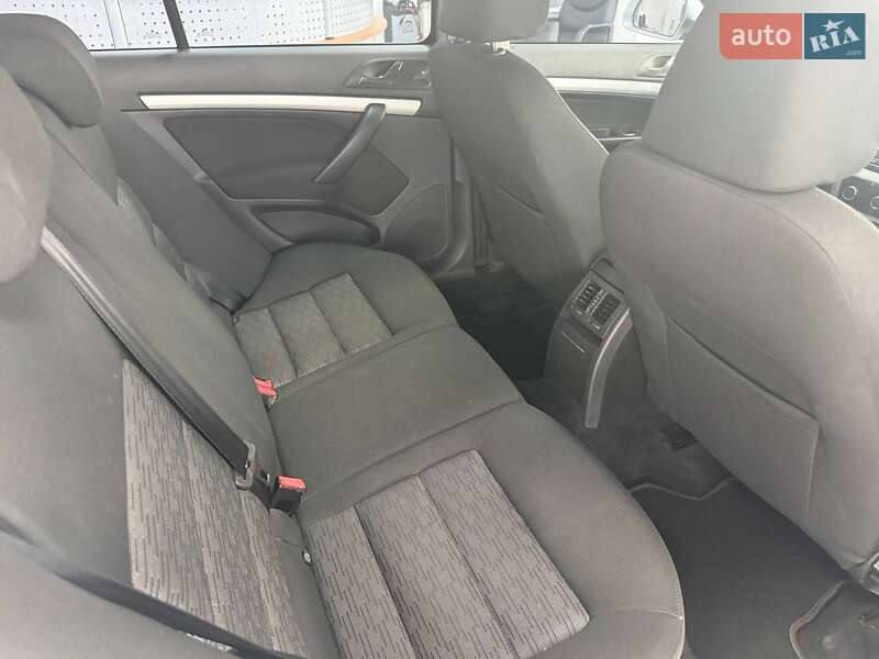 Лифтбек Skoda Octavia 2011 в Киеве фото 26 Лифтбек Skoda Octavia 2011 в Киеве