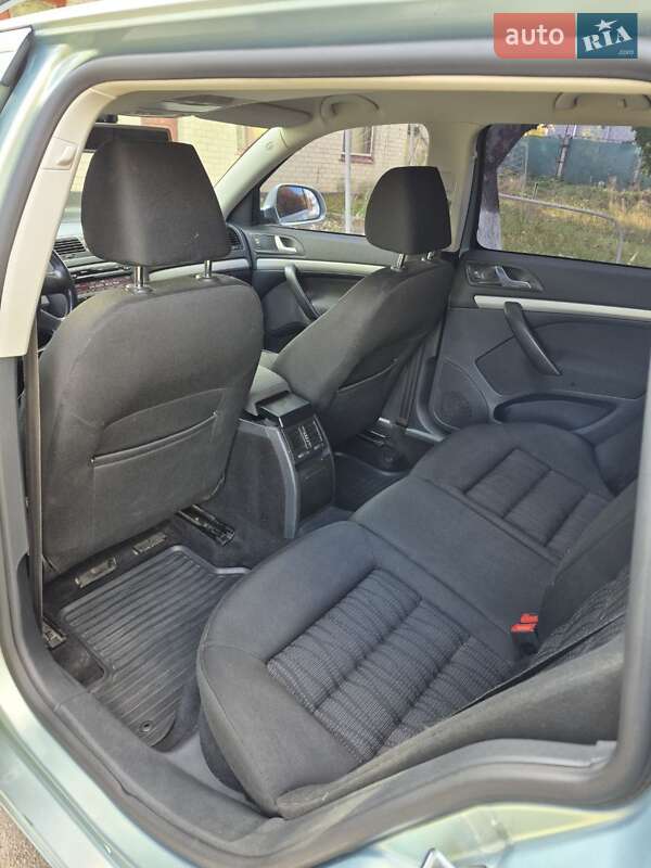 Универсал Skoda Octavia 2009 в Ровно
