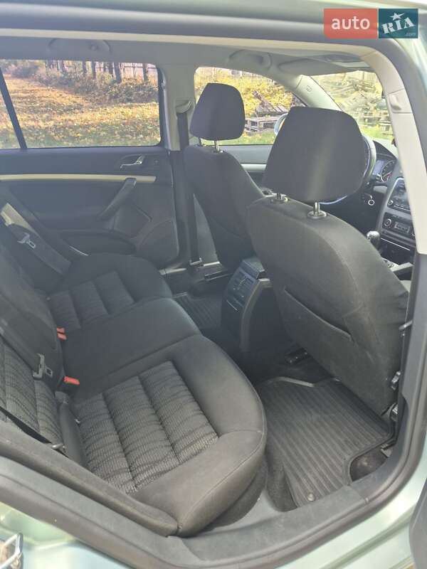 Универсал Skoda Octavia 2009 в Ровно