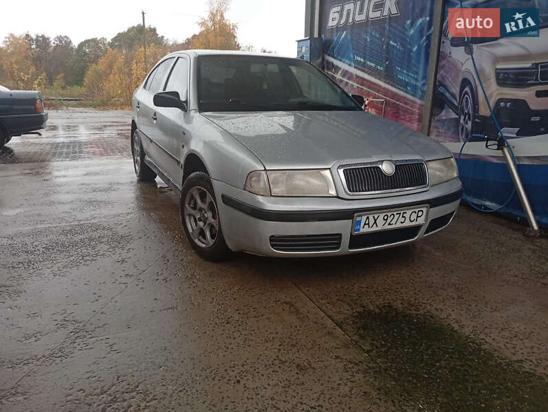 Лифтбек Skoda Octavia 2001 в 