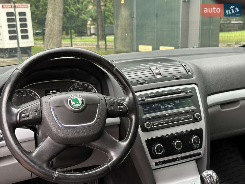 Универсал Skoda Octavia 2010 в Киеве фото 40 Универсал Skoda Octavia 2010 в Киеве