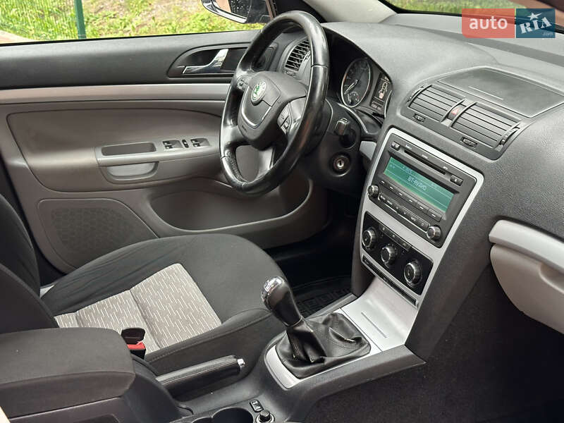 Универсал Skoda Octavia 2010 в Киеве фото 50 Универсал Skoda Octavia 2010 в Киеве