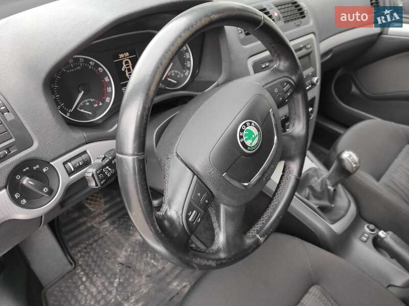 Универсал Skoda Octavia 2010 в Сарнах фото 9 Универсал Skoda Octavia 2010 в Сарнах
