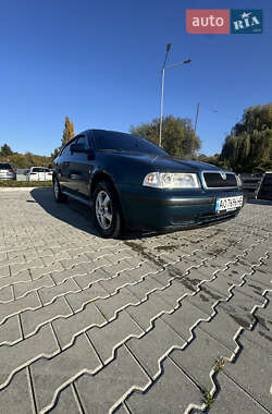 Лифтбек Skoda Octavia 1998 в 