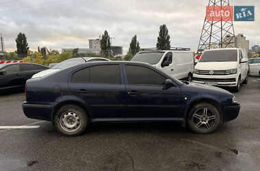 Лифтбек Skoda Octavia 2001 в 