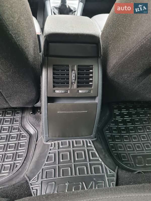 Ліфтбек Skoda Octavia 2011 в Києві фото 26 Ліфтбек Skoda Octavia 2011 в Києві