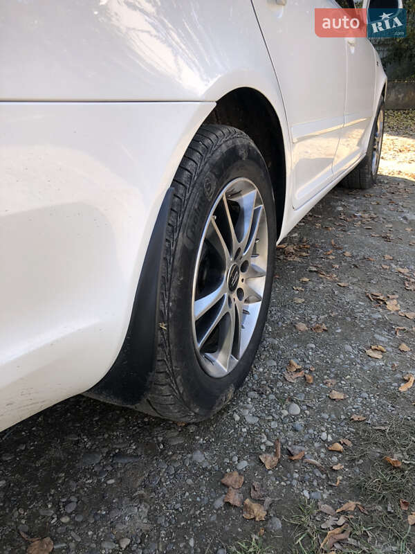 Универсал Skoda Octavia 2012 в Хусте