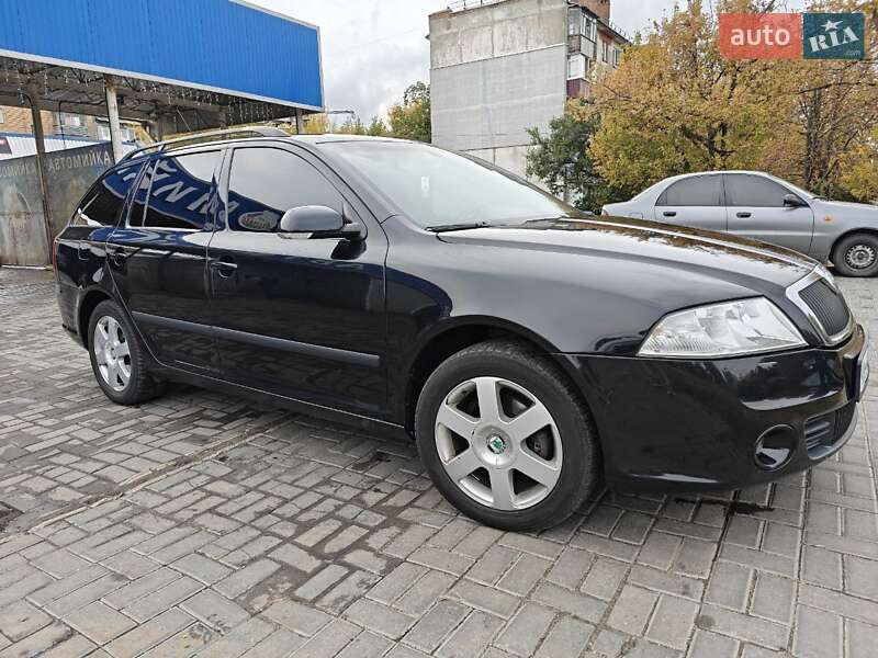Универсал Skoda Octavia 2005 в  фото Универсал Skoda Octavia 2005 в