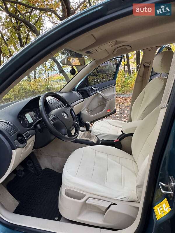 Ліфтбек Skoda Octavia 2004 в Супрунівці