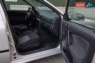 Ліфтбек Skoda Octavia 2005 в  фото 32 Ліфтбек Skoda Octavia 2005 в