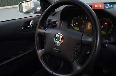 Ліфтбек Skoda Octavia 2005 в  фото 35 Ліфтбек Skoda Octavia 2005 в