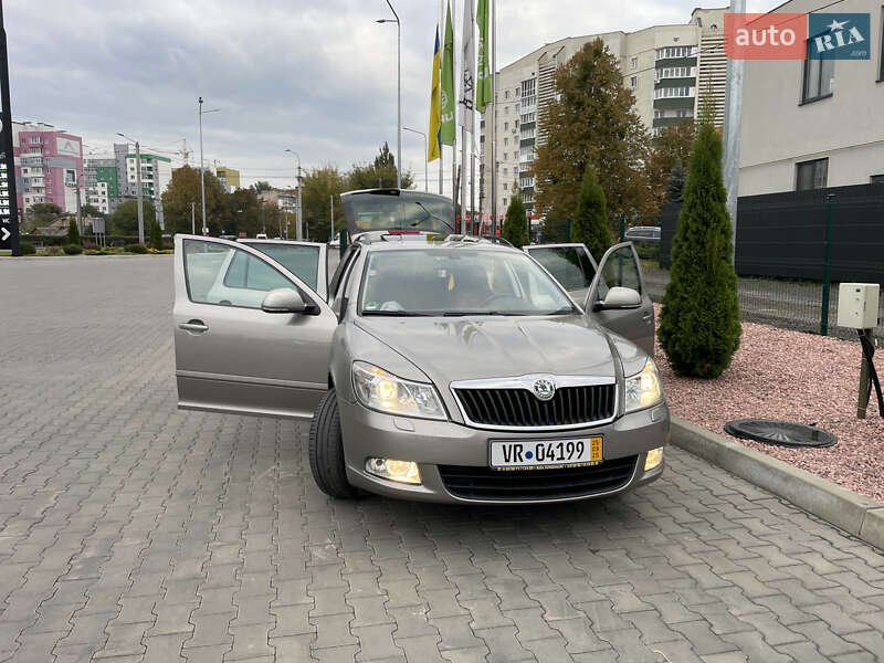 Универсал Skoda Octavia 2010 в Луцке фото 2 Универсал Skoda Octavia 2010 в Луцке
