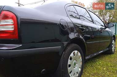 Лифтбек Skoda Octavia 2010 в 