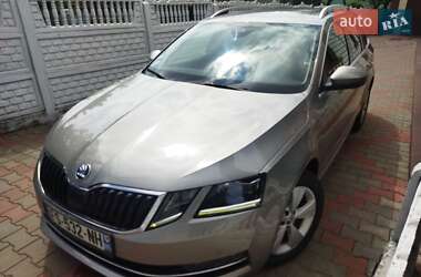 Універсал Skoda Octavia 2019 в  фото 39 Універсал Skoda Octavia 2019 в