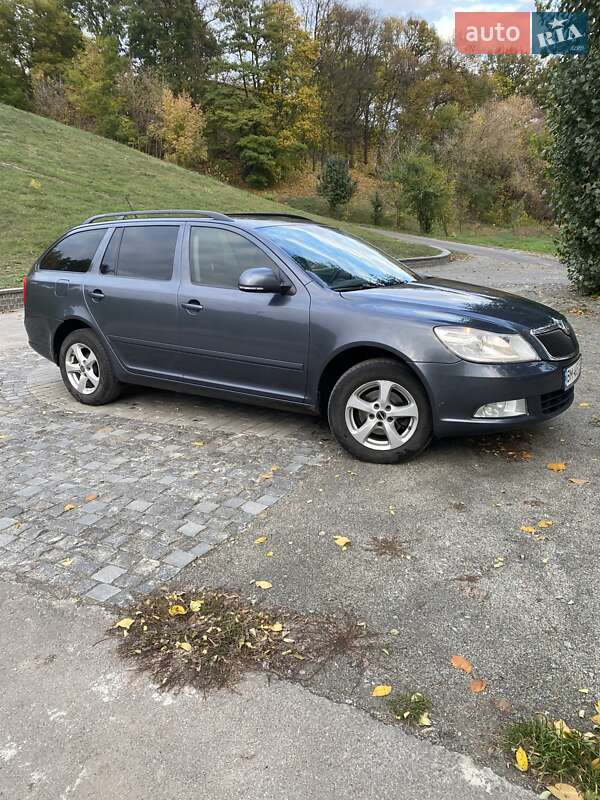 Універсал Skoda Octavia 2011 в Липовій Долині