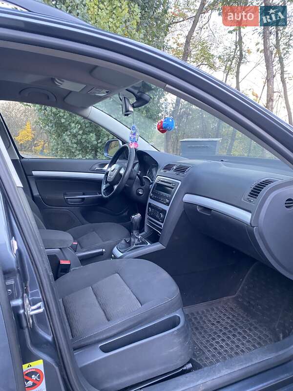 Універсал Skoda Octavia 2011 в Липовій Долині