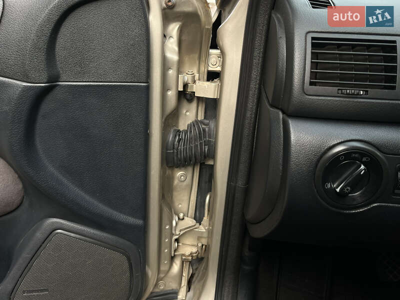 Ліфтбек Skoda Octavia 2005 в Володимирі