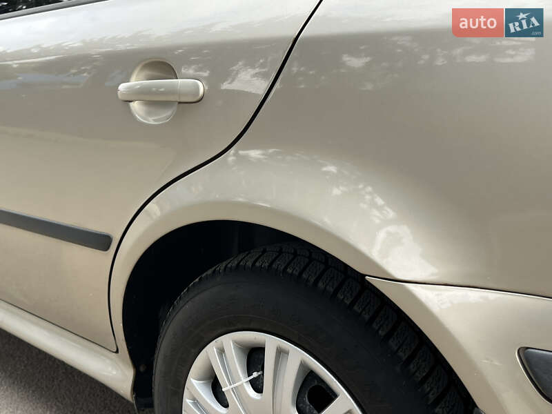 Ліфтбек Skoda Octavia 2005 в Володимирі