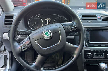 Універсал Skoda Octavia 2010 в  фото 25 Універсал Skoda Octavia 2010 в