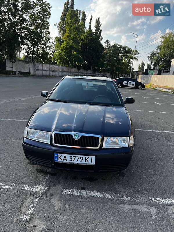 Ліфтбек Skoda Octavia 1998 в  фото Ліфтбек Skoda Octavia 1998 в