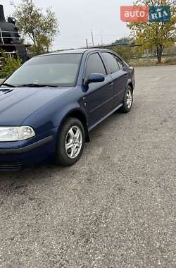 Лифтбек Skoda Octavia 2002 в Пятихатках