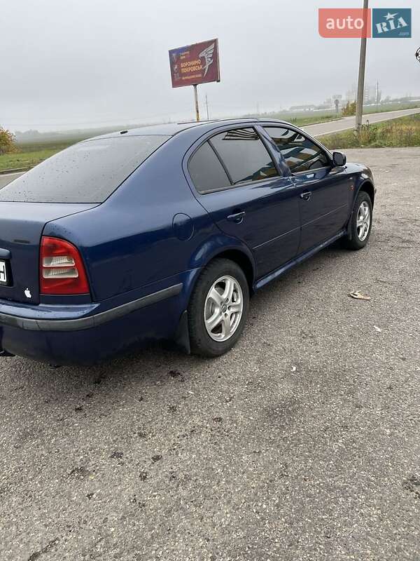 Лифтбек Skoda Octavia 2002 в Пятихатках