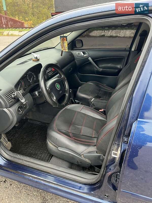 Лифтбек Skoda Octavia 2002 в Пятихатках