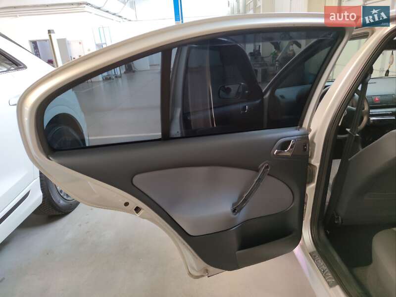 Ліфтбек Skoda Octavia 2006 в Дніпрі